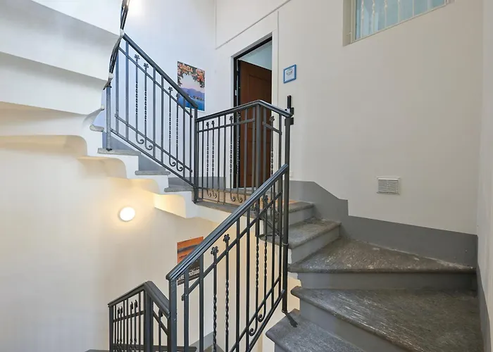 - Isola Madre Apartman *